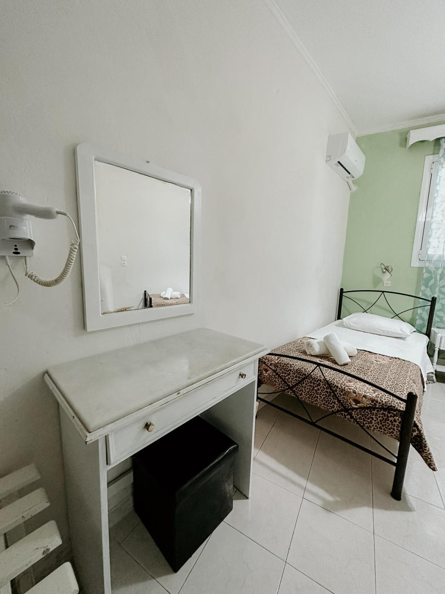 Hotel Thirasia Fira  Ruang foto
